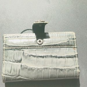 Coin/card/bill purse . Like new